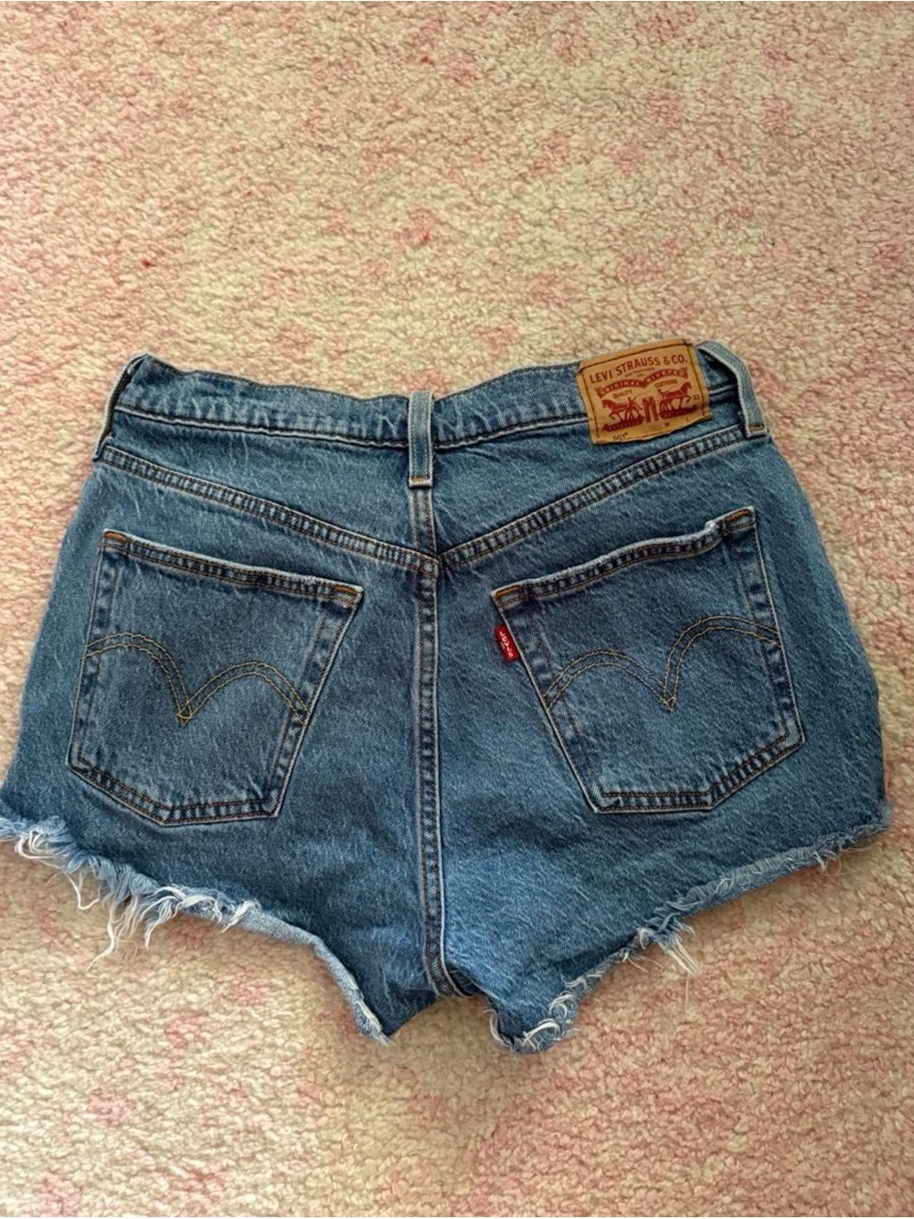 Levi's 501 Jean Shorts - Picture 2 of 4